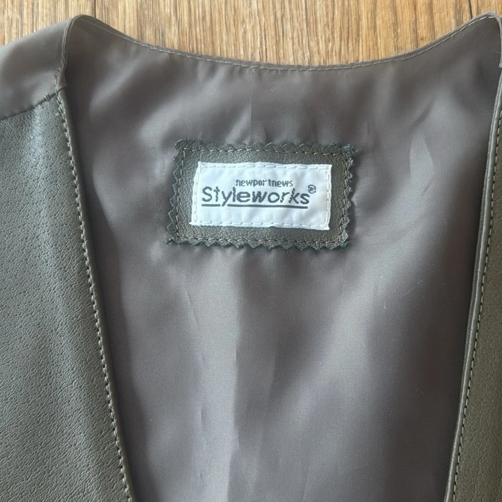 Newportnews Styleworks Women’s Real Leather Vest Olive Green Size M - Picture 3 of 7